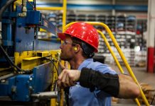 Mieszane sygnały z krajowego rynku pracy