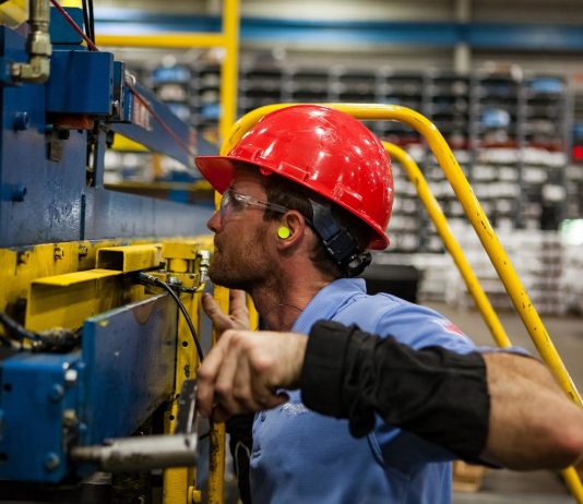 Mieszane sygnały z krajowego rynku pracy