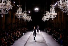 Paris Fashion Week: Najwrażliwsza branża jeszcze nie wyczuwa recesji