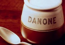 Danone zlikwiduje biznes w Rosji z odpisem na 1 mld euro
