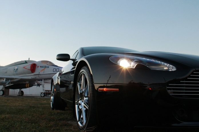 aston i samolot