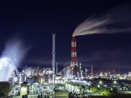 Rosja przerabia coraz mniej ropy
