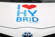 Hybrydy powodem wzrostu cen akcji japońskich producentów