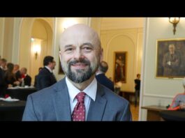 Surdel, UW: Słabnie rola i znaczenie organizacji międzynarodowych jak WHO